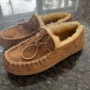 Women’s Wicked Good Camp Moccasins slippers.